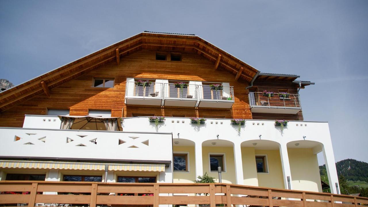 Garni Haus Valentin B&B Badia  Esterno foto